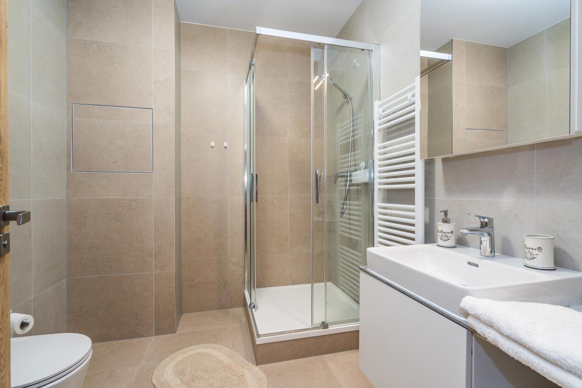 Perla Hradce 302 Apartment Hradec Kralove Ngoại thất bức ảnh