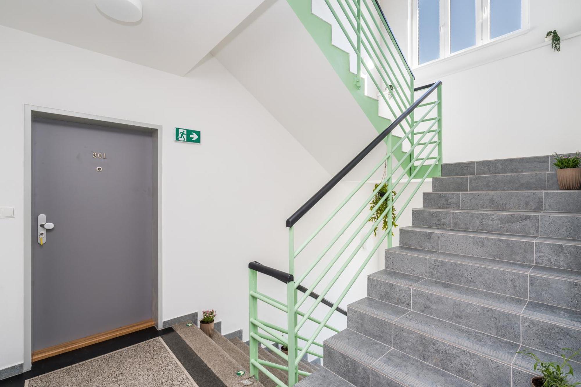Perla Hradce 302 Apartment Hradec Kralove Ngoại thất bức ảnh