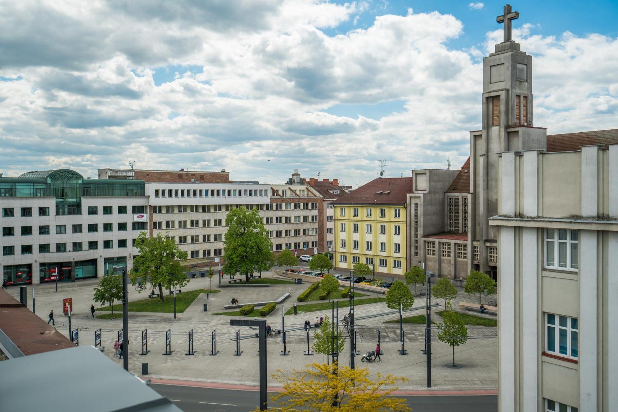 Perla Hradce 302 Apartment Hradec Kralove Ngoại thất bức ảnh