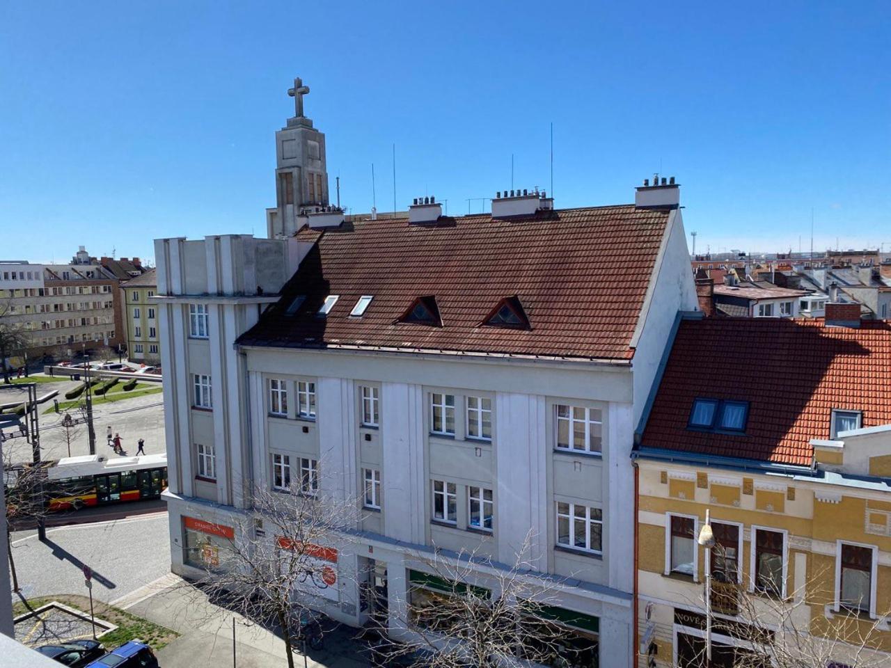 Perla Hradce 302 Apartment Hradec Kralove Ngoại thất bức ảnh
